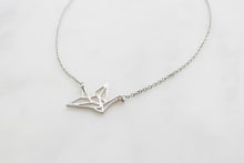 Načíst obrázek do prohlížeče Galerie, Origami Crane Necklace
