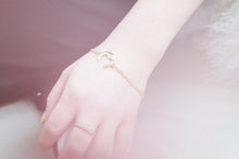 Načíst obrázek do prohlížeče Galerie, Moon Charm Bracelet
